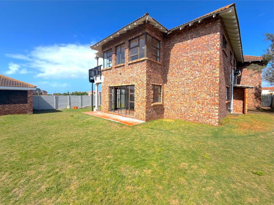 4 Bedroom Property for Sale in Bluewater Bay Eastern Cape